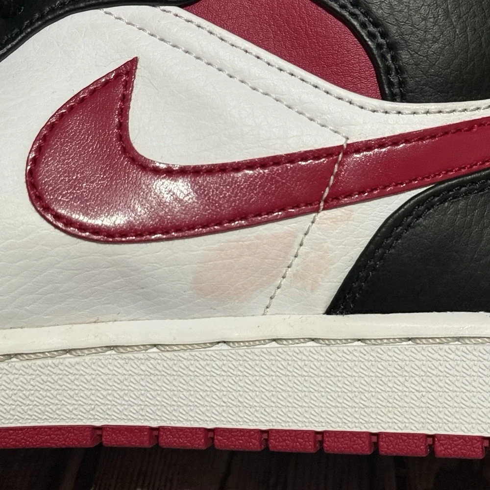 Air‎ Jordan 1 Mid Noble Red Men's Size 11.5 (554724-066)